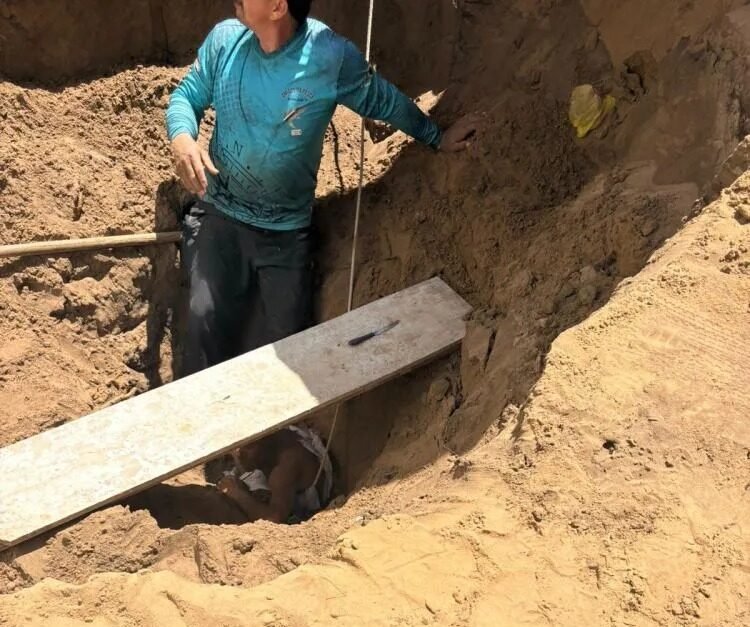 Amigo salva trabalhador soterrado em escavação de fossa em Bataguassu