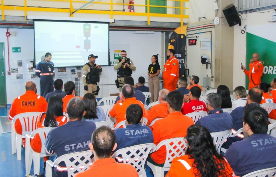 Encerrando o Maio Amarelo, DEPTRAN promove palestra educativa na Petrobras