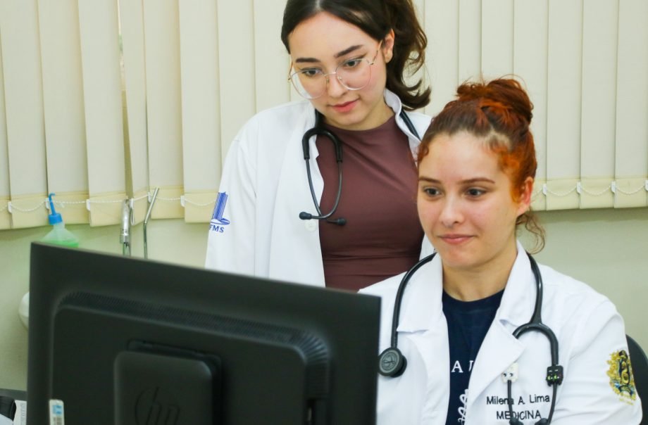 SMS e UFMS ampliam atendimentos da Clínica-Escola com novas especialidades para usuários do SUS