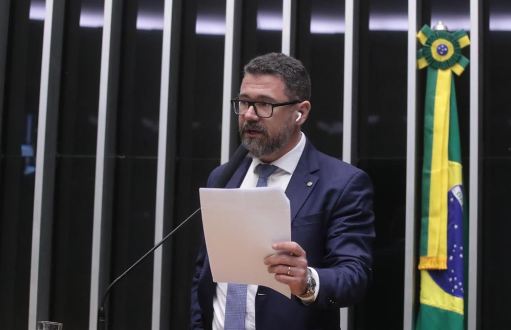 CPI do Banco Master: Marcos Pollon protocola pedido de investigação sobre escândalo financeiro