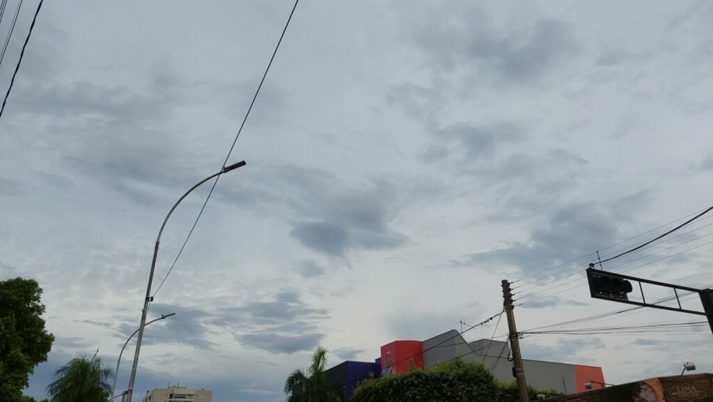 Três Lagoas terá segunda-feira de calor com rápidas pancadas de chuva