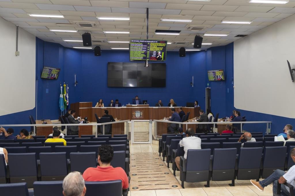 Câmara de Três Lagoas aprova honrarias e pacote de indicações em sessão ativa