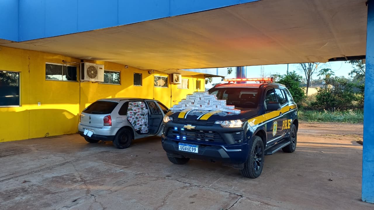Carga ilícita localizada em veículo leva dois à prisão com 7 mil maços de cigarros na BR-262