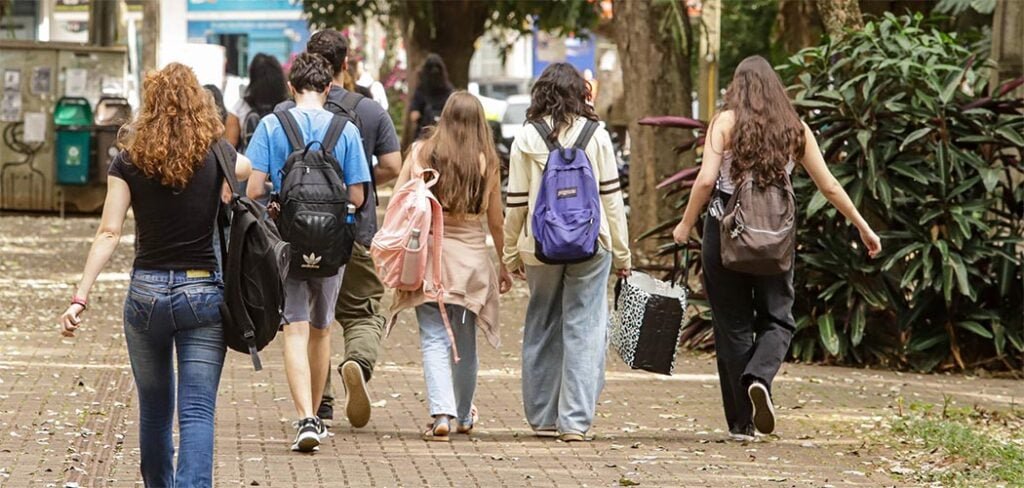 O Desafio dos 'Nem-Nem' e a Urgência de Ações Coletivas para o Futuro dos Jovens