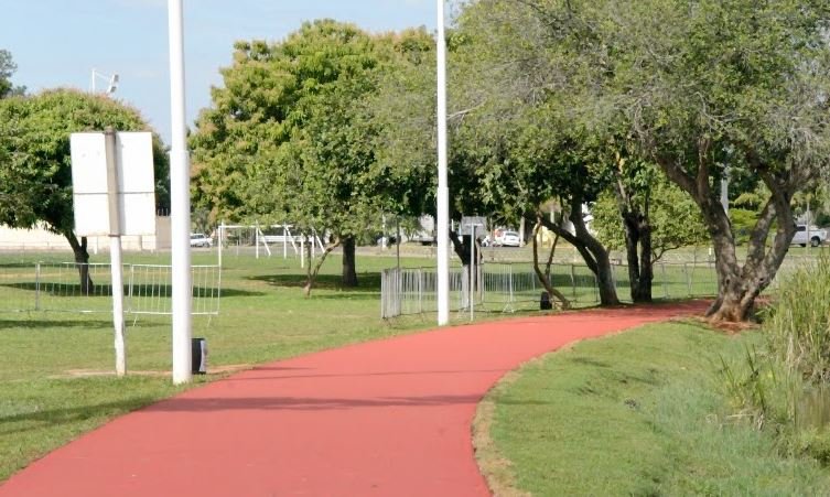 Prefeitura de Três Lagoas inicia manutenção na pista de caminhada da Lagoa Maior
