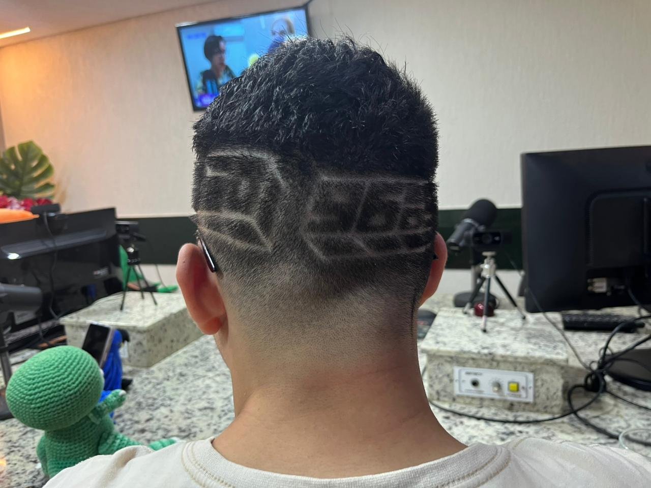 Amor pela Caçula FM inspira arte, inclusão e homenagem emocionante de Joelma e Juliano