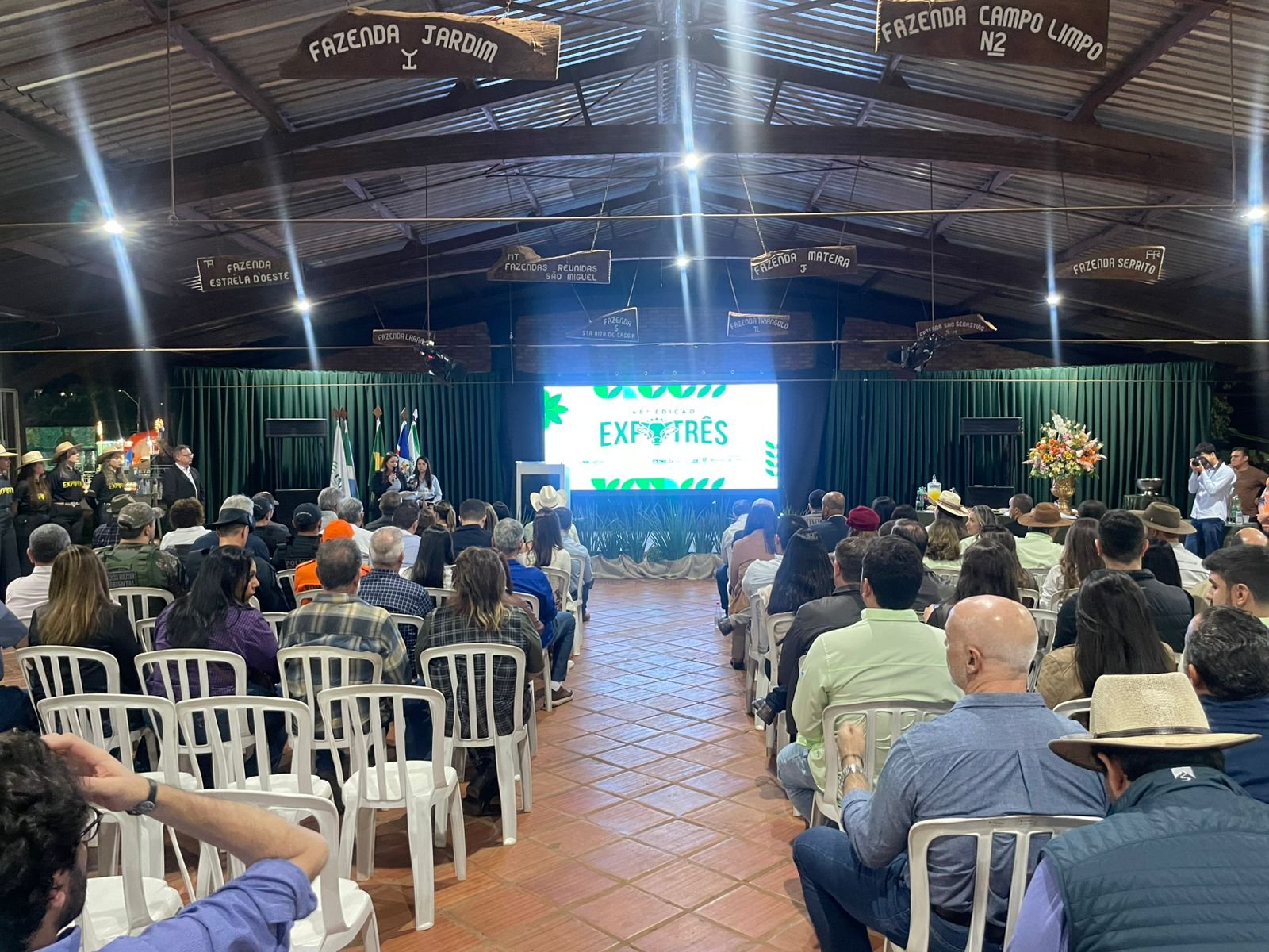 ExpoTrês 2026 inicia com grande estilo e projeta recorde de público em Três Lagoas