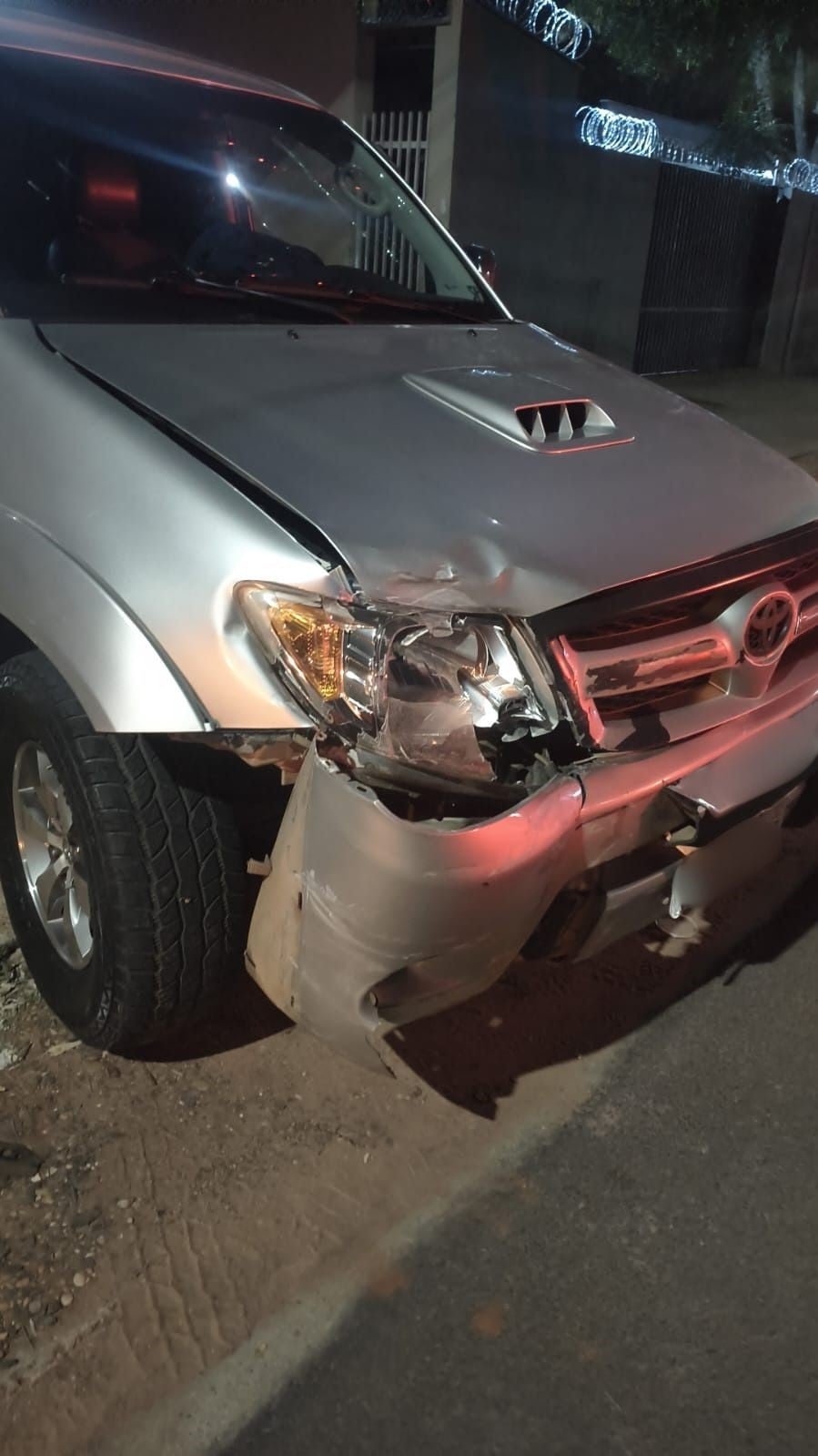 Motorista avança sinal fechado, provoca acidente e foge; Agentes do Deptran o localizam, PM é acionada e o prende por embriaguez ao volante
