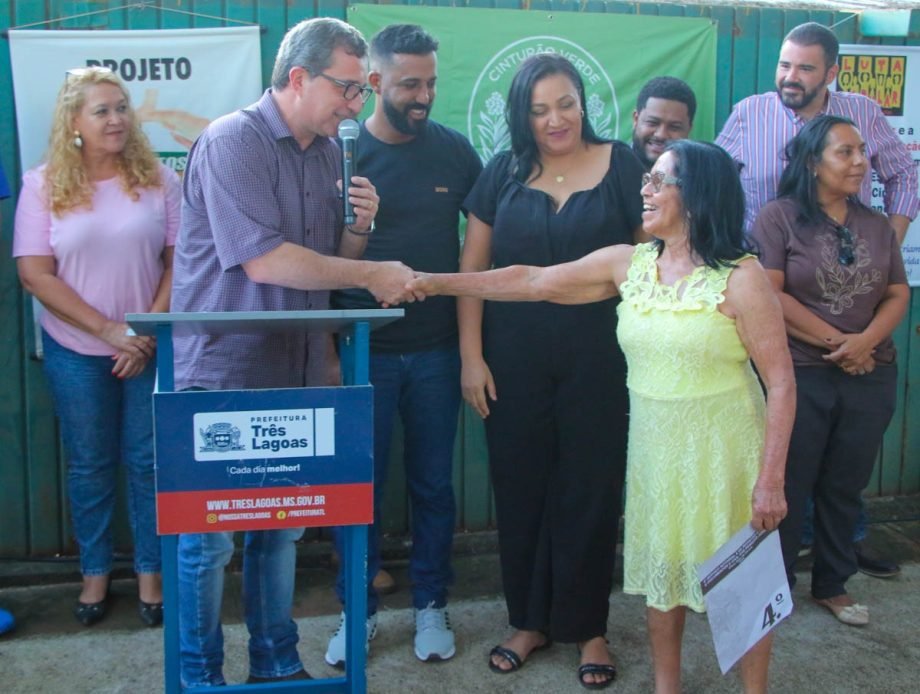 Prefeitura Municipal realiza solenidade para entrega de Termos de Cessão aos moradores do Cinturão Verde