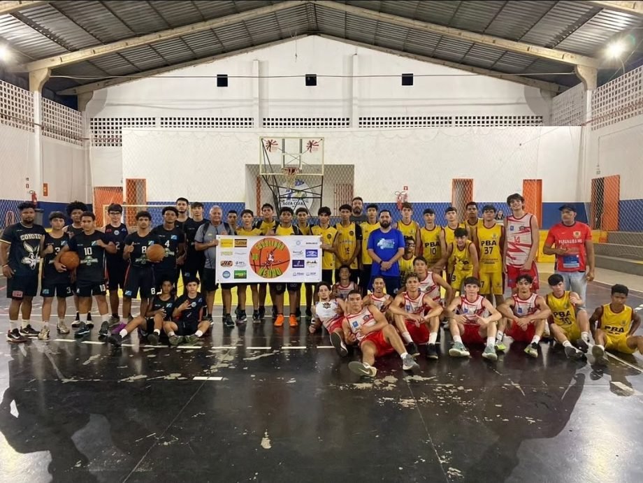 Equipe de basquete da SEJUVEL conquista 1º lugar em campeonato regional