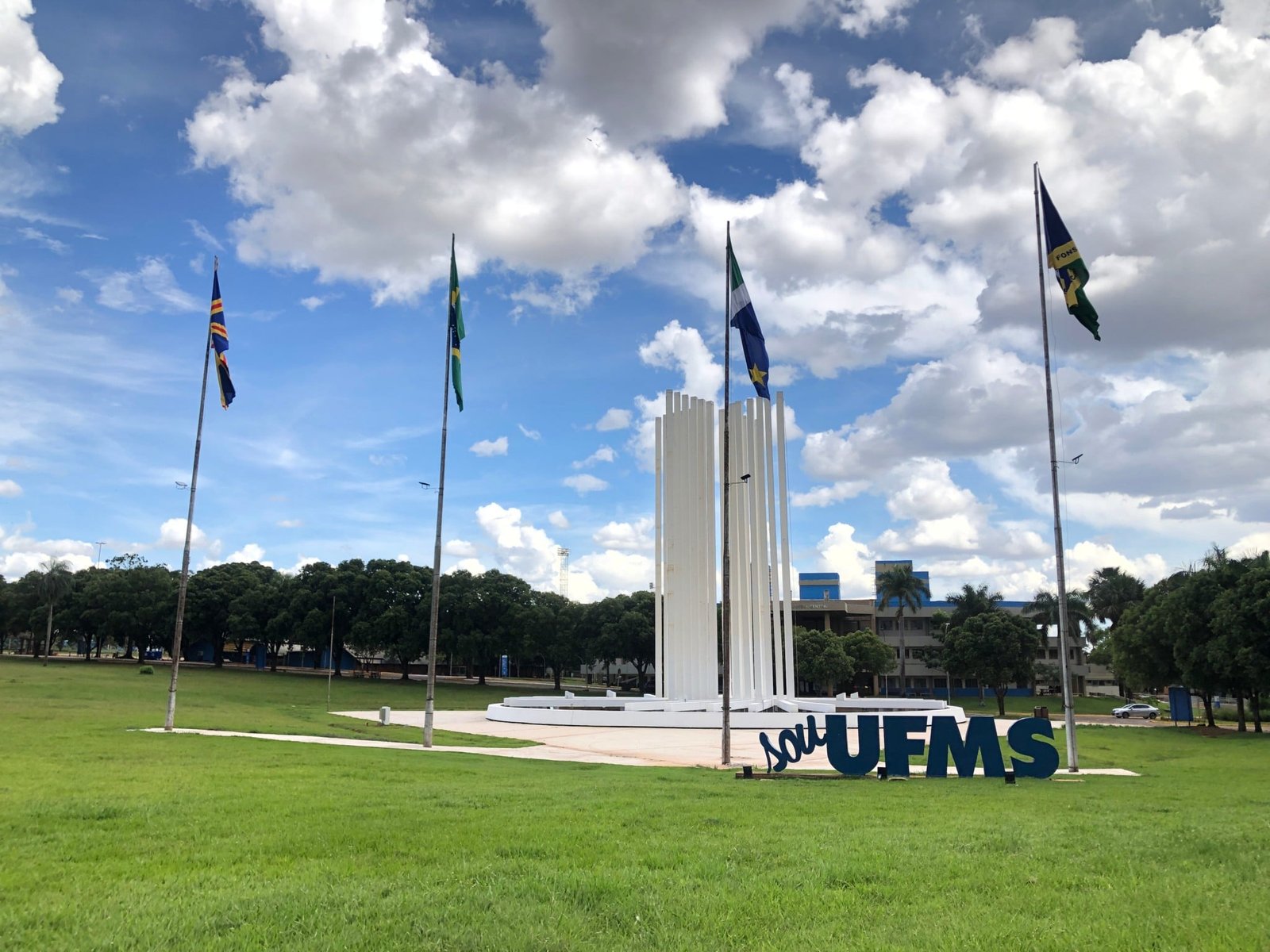 UFMS abre inscrições para cursos gratuitos de idiomas com foco em intercâmbio e carreira universitária