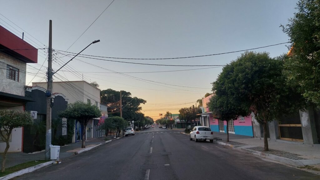 Frente fria se aproxima e pode transformar o clima em Três Lagoas nesta terça-feira
