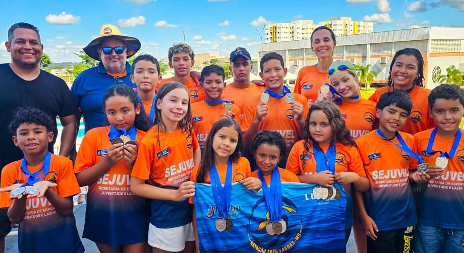 Equipe de Natação da SEJUVEL Conquista Medalhas em Torneio em Votuporanga