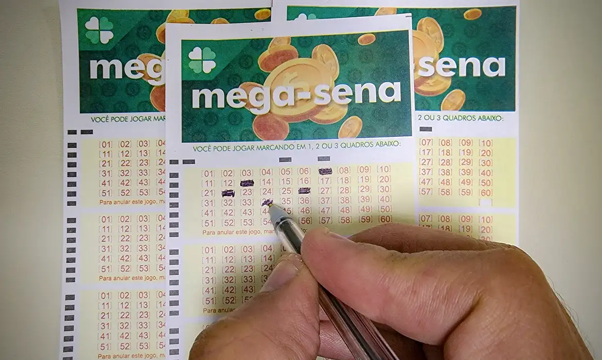 Mega-Sena sorteia R$ 17 milhões nesta quinta-feira; acompanhe ao vivo