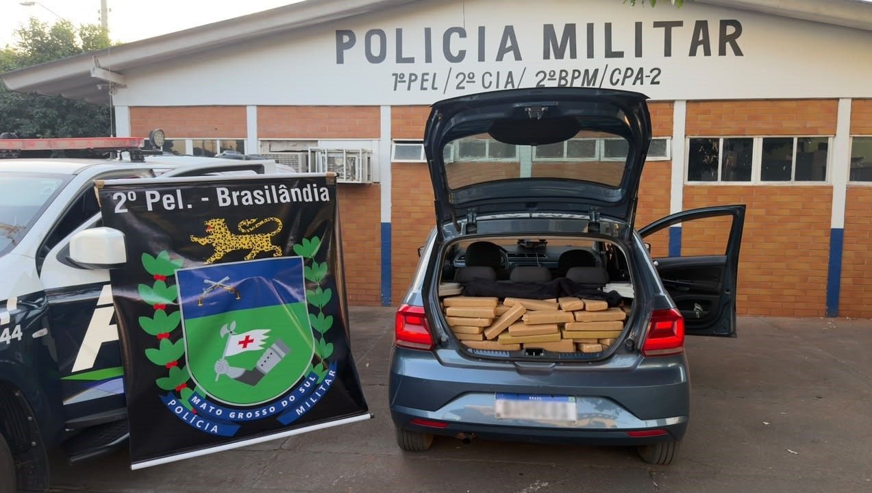 Perseguição Policial Resulta em Prisão de Dupla e Apreensão de 326 kg de Drogas em Brasilândia