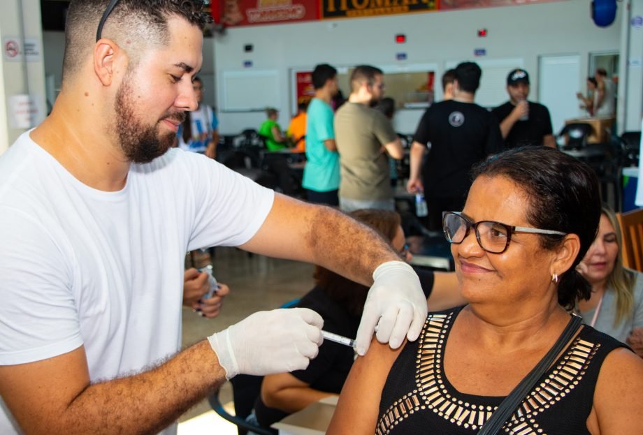 Feira Central recebe mais uma ação itinerante de vacinação contra a gripe neste sábado (27)